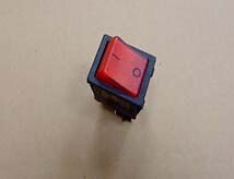 INTERRUPTEUR  BIPOLAIRE  LUMINEUX  ROUGE  -  De  Dietrich-Chappee  -  ref  95325090