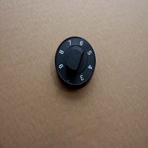 BOUTON  REGLAGE  +  ERGOT  -  De  Dietrich-Chappee  -  ref  84388931
